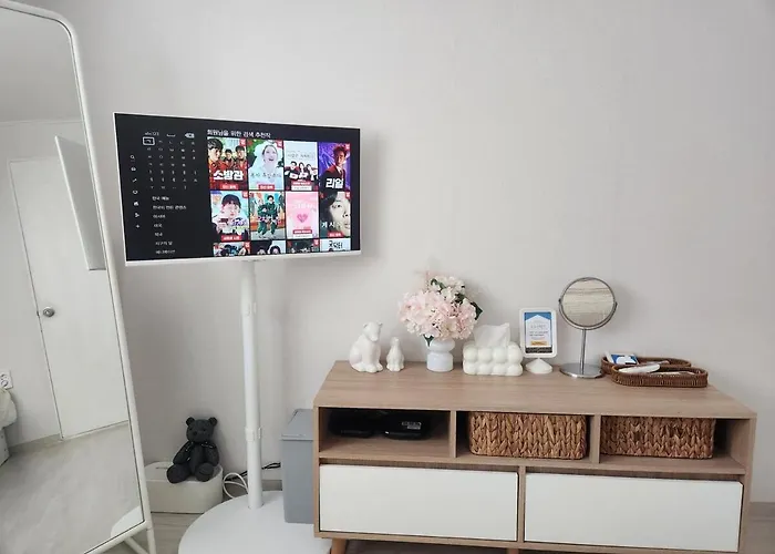 모모스테이 *